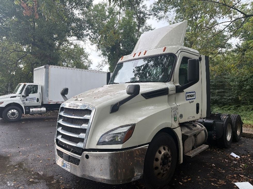 Day Cab Tractor-Heavy Duty Tractors-Freightliner-2019-T12664ST-Baltimore-MD-486,868\n\t\tmiles-$ 37,750 - Image 3