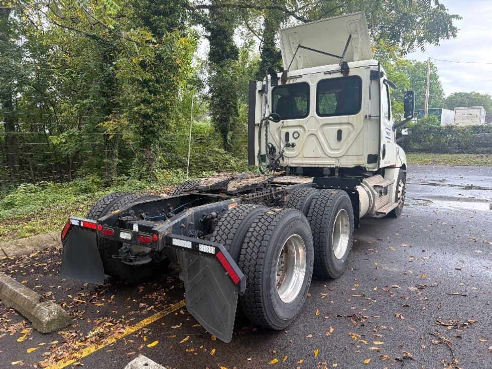 Day Cab Tractor-Heavy Duty Tractors-Freightliner-2019-T12664ST-Baltimore-MD-486,868\n\t\tmiles-$ 37,750 - Image 7