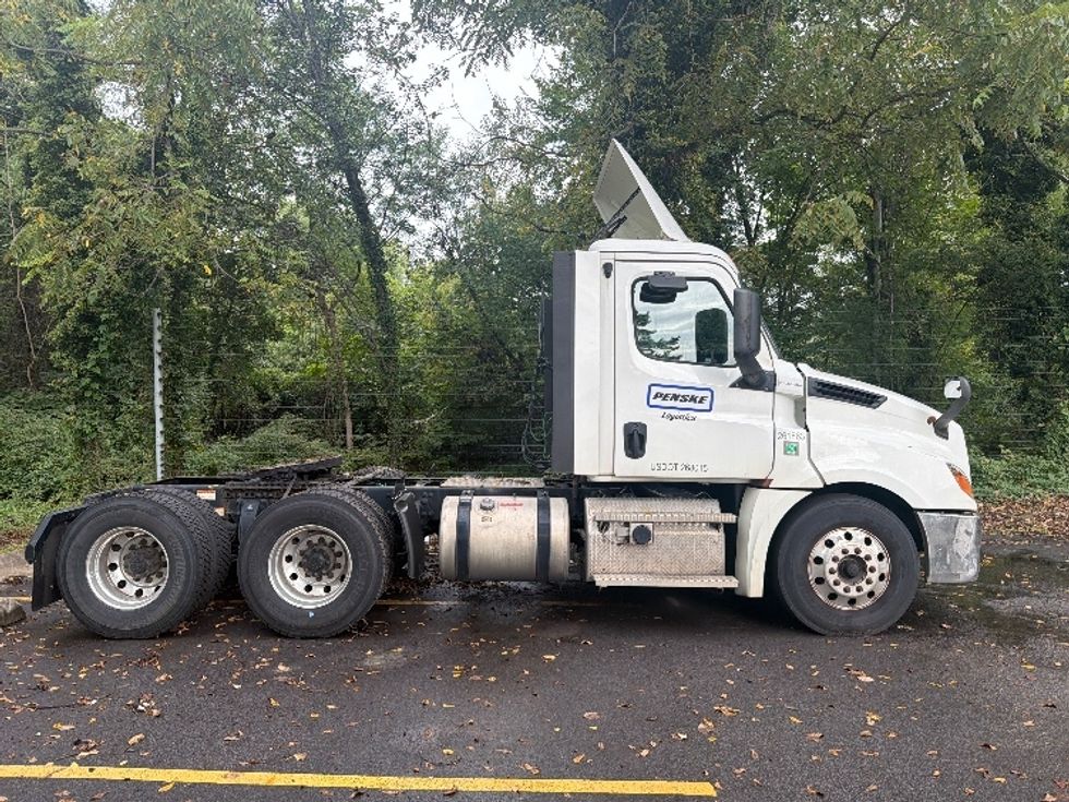 Day Cab Tractor-Heavy Duty Tractors-Freightliner-2019-T12664ST-Baltimore-MD-486,868\n\t\tmiles-$ 37,750 - Image 8