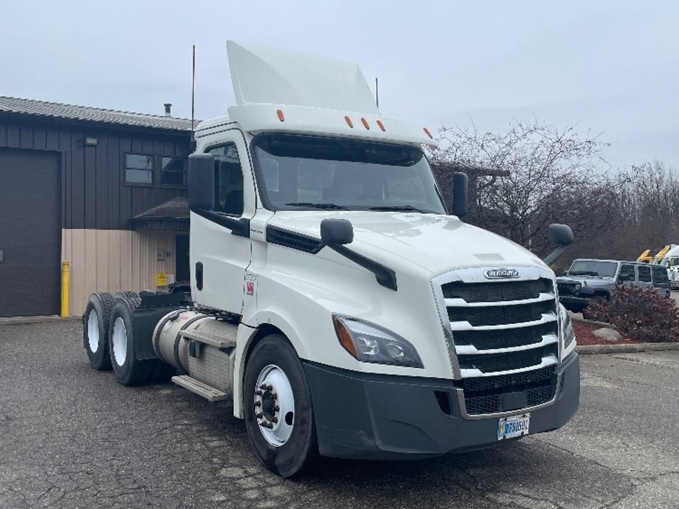 Day Cab Tractor-Heavy Duty Tractors-Freightliner-2019-T12664ST-Battle Creek-MI-411,802\n\t\tmiles-$ 51,250 - Image 1