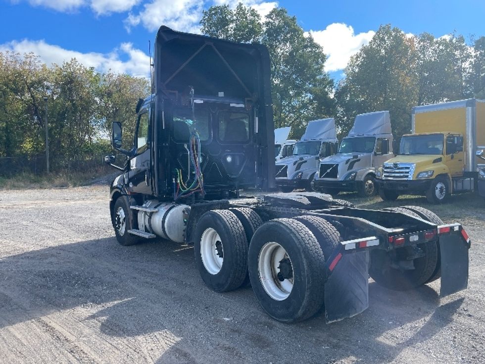 Day Cab Tractor-Heavy Duty Tractors-Freightliner-2019-T12664ST-Battle Creek-MI-618,448\n\t\tmiles-$ 33,250 - Image 5