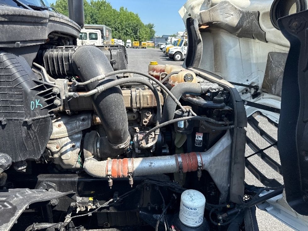 Day Cab Tractor-Heavy Duty Tractors-Freightliner-2019-T12664ST-Belcamp-MD-471,223\n\t\tmiles-$ 41,750 - Image 15