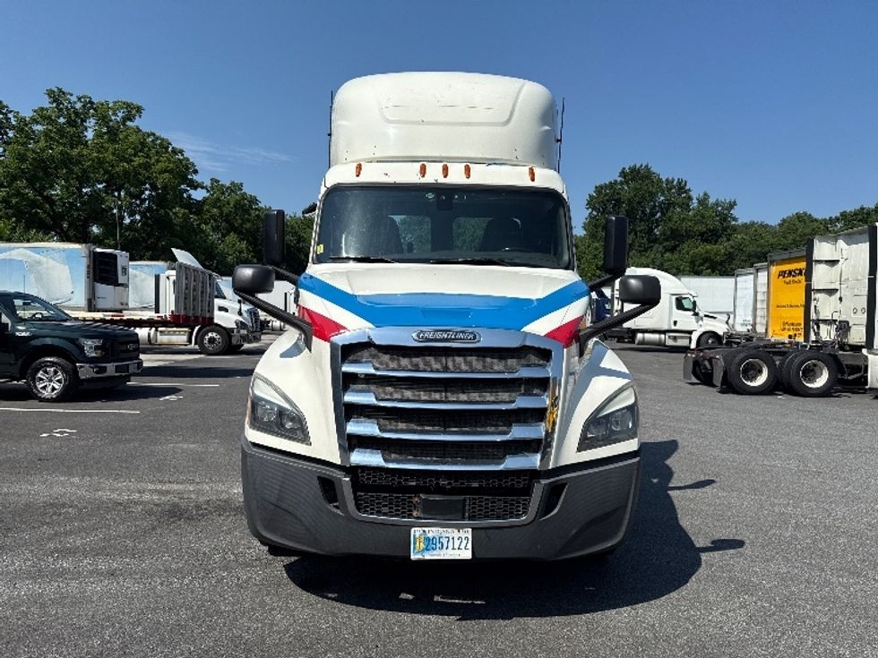 Day Cab Tractor-Heavy Duty Tractors-Freightliner-2019-T12664ST-Belcamp-MD-471,223\n\t\tmiles-$ 41,750 - Image 2
