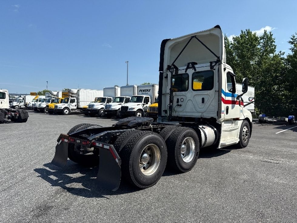 Day Cab Tractor-Heavy Duty Tractors-Freightliner-2019-T12664ST-Belcamp-MD-471,223\n\t\tmiles-$ 41,750 - Image 7