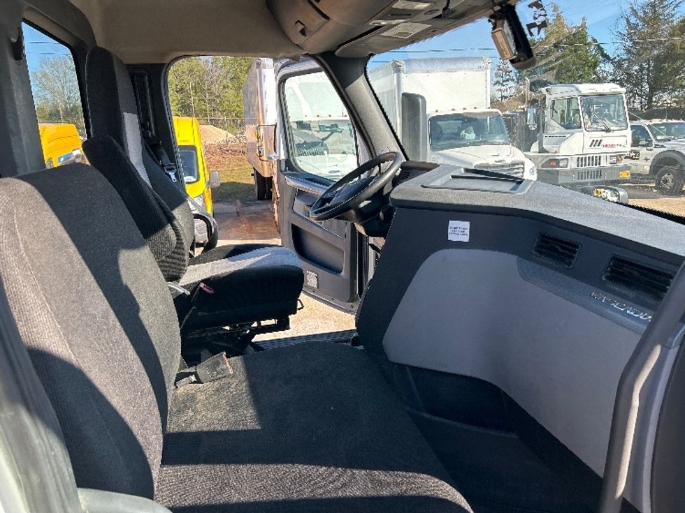 Day Cab Tractor-Heavy Duty Tractors-Freightliner-2019-T12664ST-Belden-MS-323,728\n\t\tmiles-$ 60,750 - Image 14