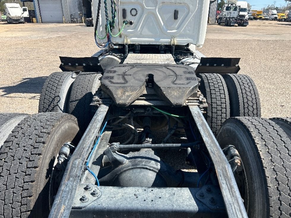 Day Cab Tractor-Heavy Duty Tractors-Freightliner-2019-T12664ST-Belden-MS-323,728\n\t\tmiles-$ 60,750 - Image 6