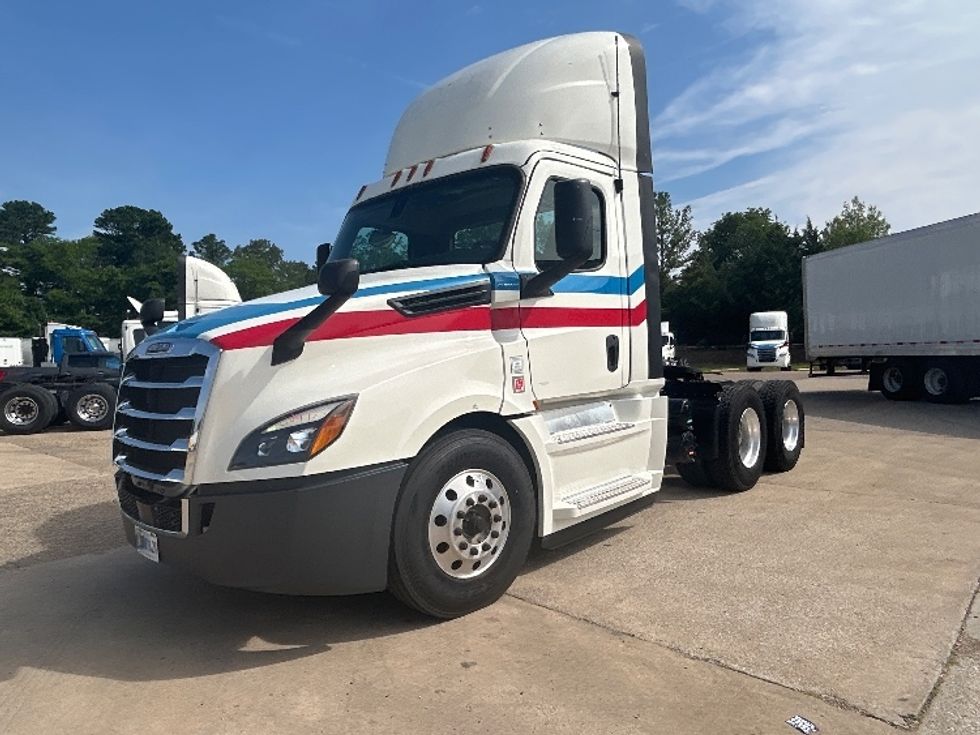 Day Cab Tractor-Heavy Duty Tractors-Freightliner-2019-T12664ST-Belden-MS-461,749\n\t\tmiles-$ 47,500 - Image 3