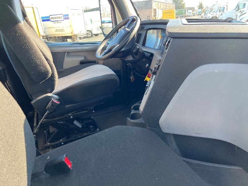 Day Cab Tractor-Heavy Duty Tractors-Freightliner-2019-T12664ST-Bensalem-PA-230,685\n\t\tmiles-$ 52,750 - Image 14