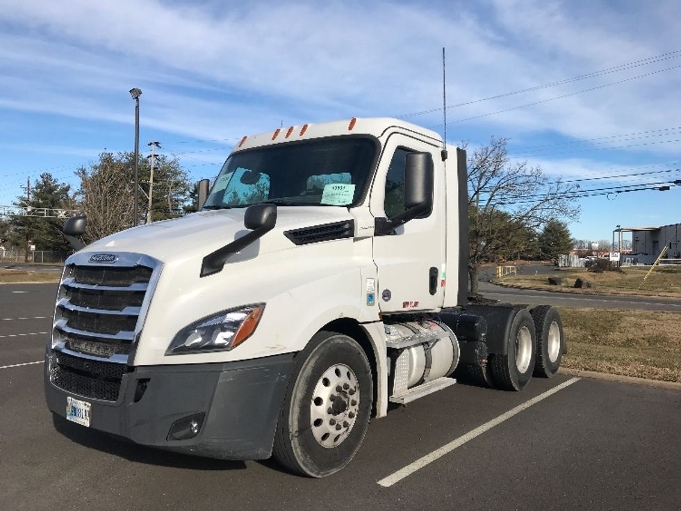 Day Cab Tractor-Heavy Duty Tractors-Freightliner-2019-T12664ST-Bensalem-PA-320,965\n\t\tmiles-$ 45,000 - Image 3