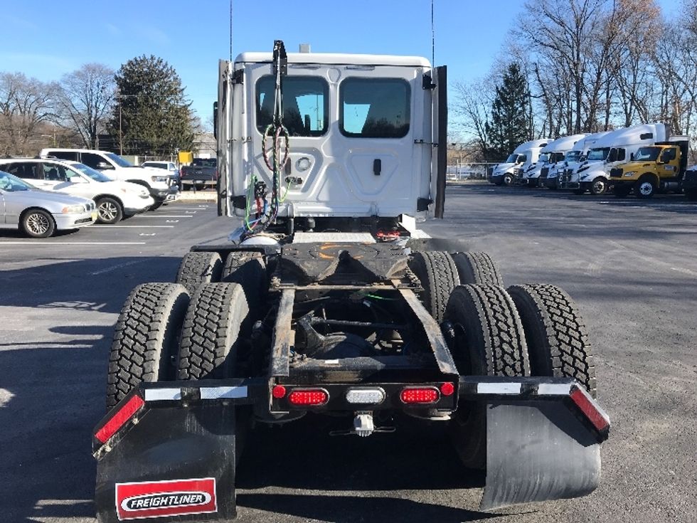 Day Cab Tractor-Heavy Duty Tractors-Freightliner-2019-T12664ST-Bensalem-PA-321,830\n\t\tmiles-$ 45,000 - Image 6