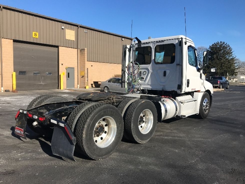 Day Cab Tractor-Heavy Duty Tractors-Freightliner-2019-T12664ST-Bensalem-PA-321,830\n\t\tmiles-$ 45,000 - Image 7
