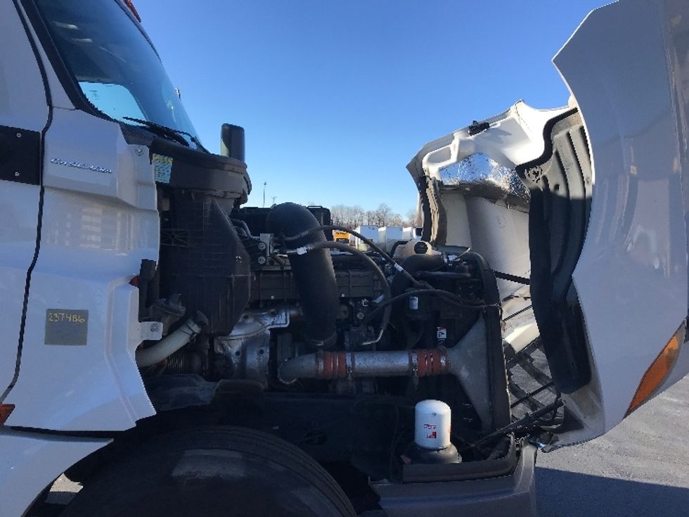 Day Cab Tractor-Heavy Duty Tractors-Freightliner-2019-T12664ST-Bensalem-PA-345,235\n\t\tmiles-$ 43,750 - Image 15