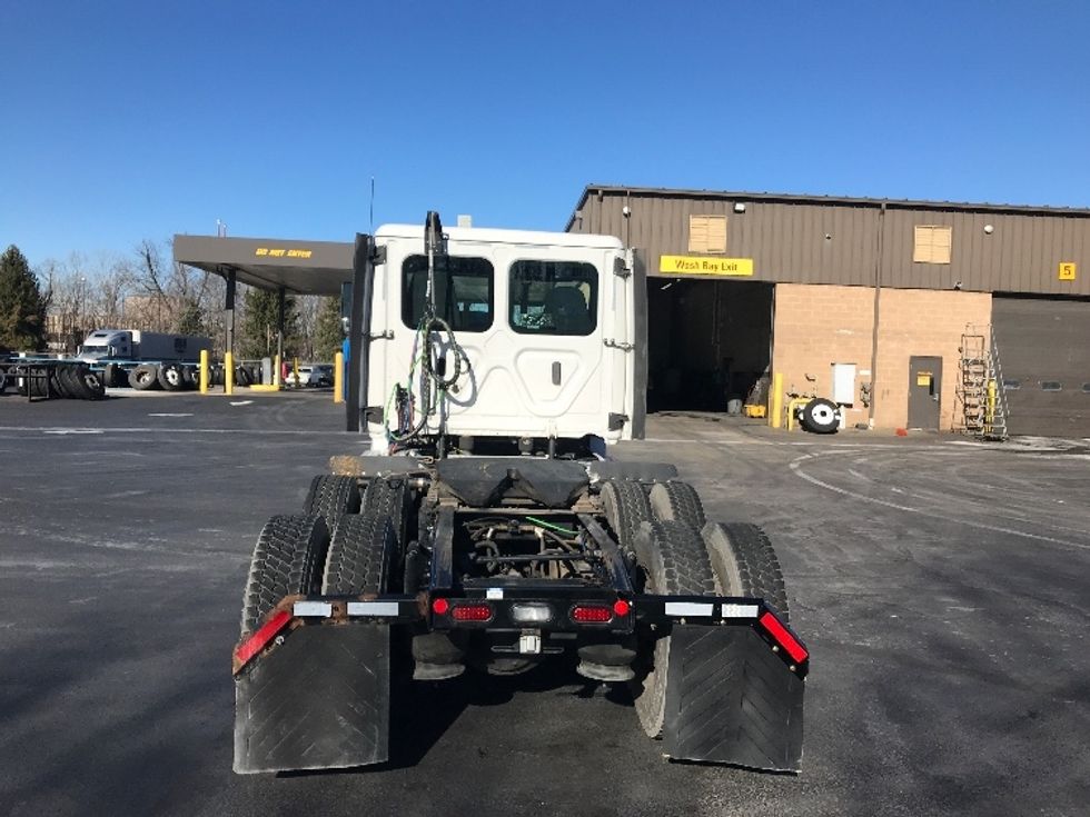 Day Cab Tractor-Heavy Duty Tractors-Freightliner-2019-T12664ST-Bensalem-PA-345,235\n\t\tmiles-$ 43,750 - Image 6