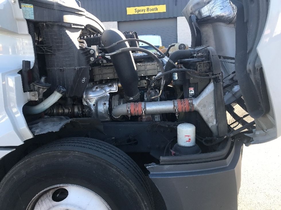 Day Cab Tractor-Heavy Duty Tractors-Freightliner-2019-T12664ST-Bensalem-PA-353,192\n\t\tmiles-$ 43,500 - Image 20