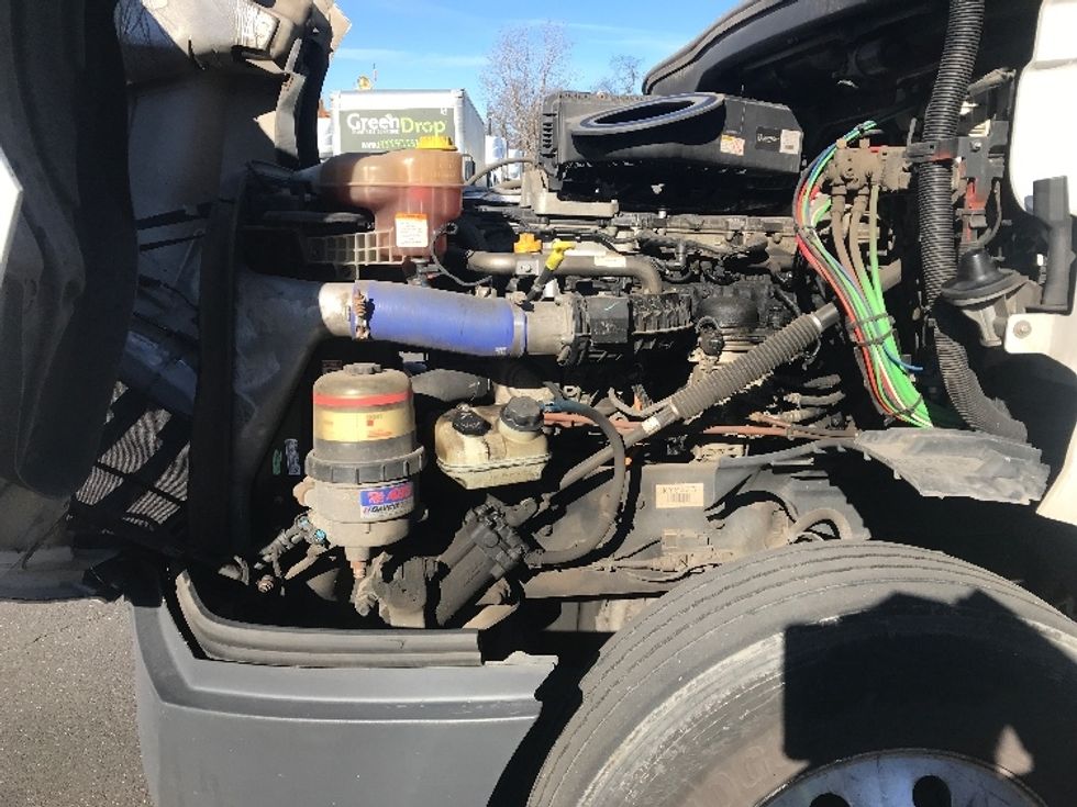 Day Cab Tractor-Heavy Duty Tractors-Freightliner-2019-T12664ST-Bensalem-PA-353,192\n\t\tmiles-$ 43,500 - Image 21