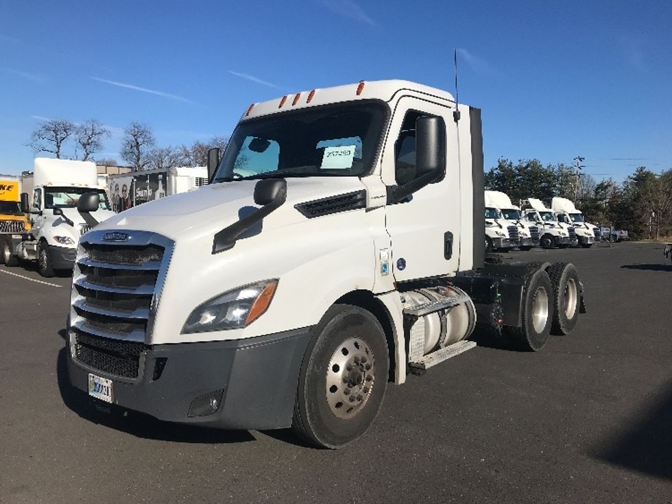 Day Cab Tractor-Heavy Duty Tractors-Freightliner-2019-T12664ST-Bensalem-PA-353,192\n\t\tmiles-$ 43,500 - Image 3