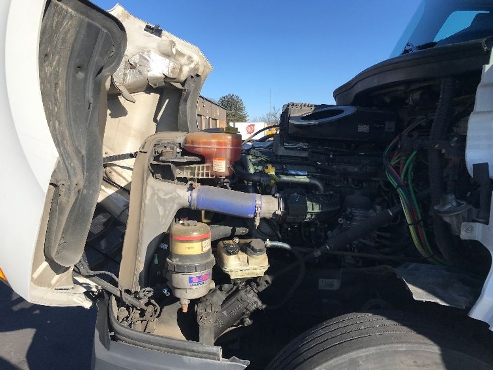 Day Cab Tractor-Heavy Duty Tractors-Freightliner-2019-T12664ST-Bensalem-PA-355,424\n\t\tmiles-$ 42,500 - Image 15