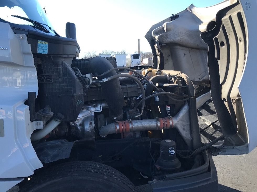 Day Cab Tractor-Heavy Duty Tractors-Freightliner-2019-T12664ST-Bensalem-PA-355,424\n\t\tmiles-$ 42,500 - Image 16