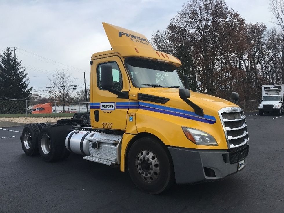 Day Cab Tractor-Heavy Duty Tractors-Freightliner-2019-T12664ST-Bensalem-PA-534,856\n\t\tmiles-$ 30,750 - Image 1
