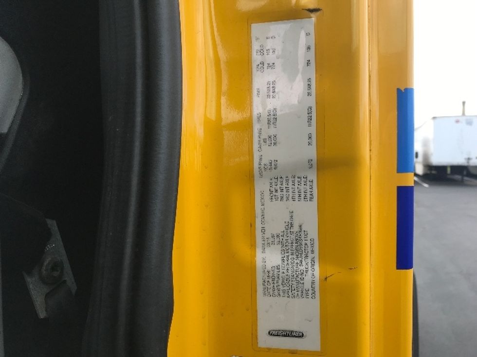 Day Cab Tractor-Heavy Duty Tractors-Freightliner-2019-T12664ST-Bensalem-PA-534,856\n\t\tmiles-$ 30,750 - Image 17