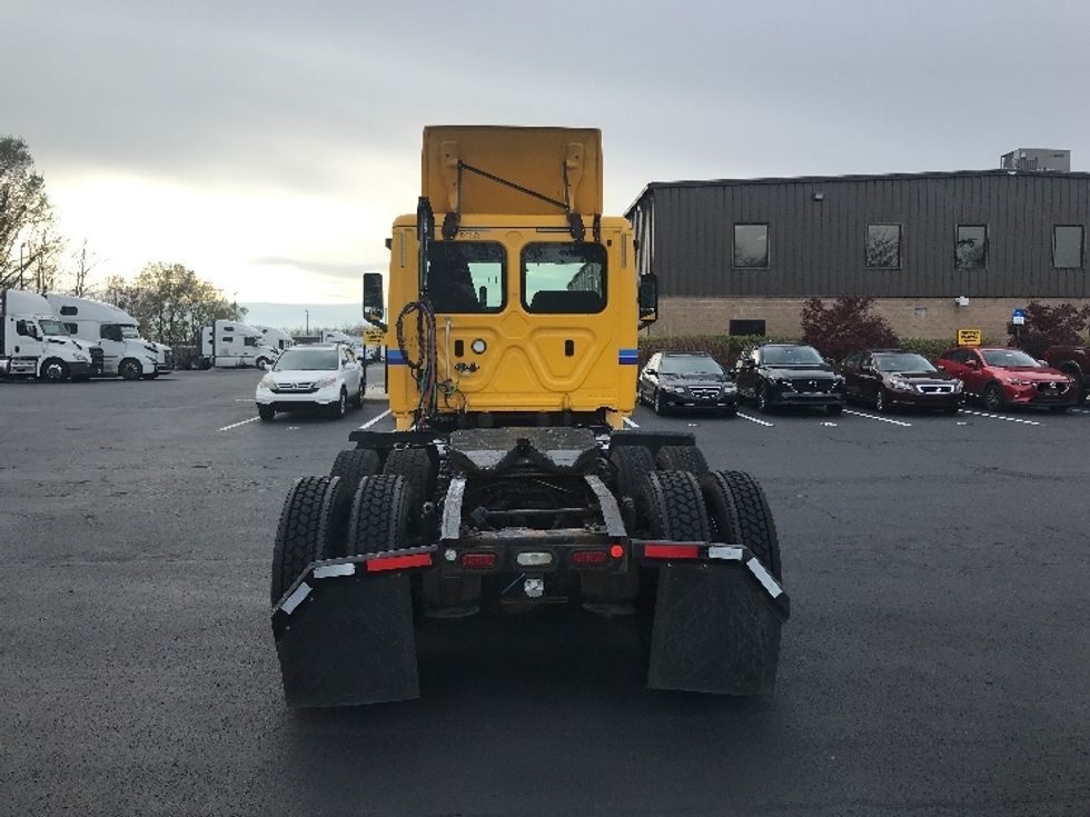 Day Cab Tractor-Heavy Duty Tractors-Freightliner-2019-T12664ST-Bensalem-PA-534,856\n\t\tmiles-$ 30,750 - Image 6