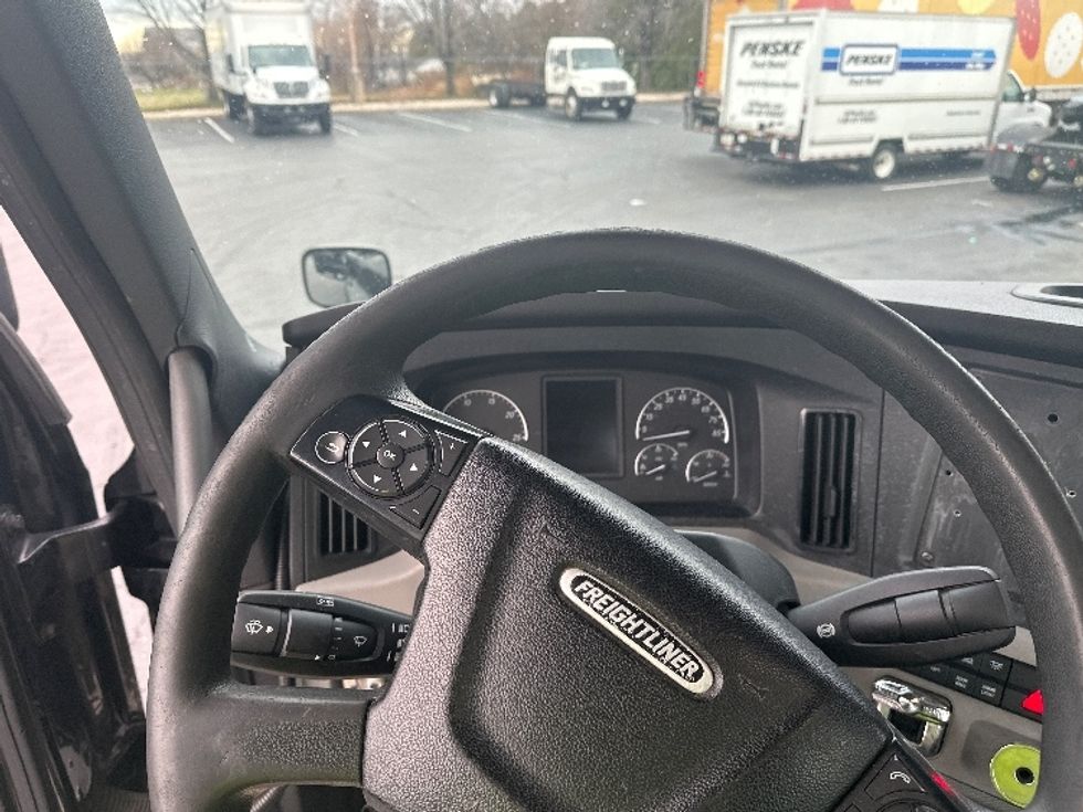 Day Cab Tractor-Heavy Duty Tractors-Freightliner-2019-T12664ST-Bethlehem-PA-395,122\n\t\tmiles-$ 35,500 - Image 11