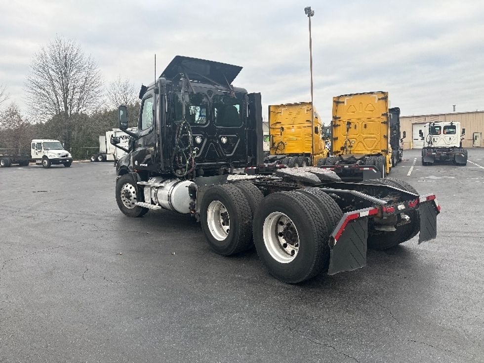 Day Cab Tractor-Heavy Duty Tractors-Freightliner-2019-T12664ST-Bethlehem-PA-395,122\n\t\tmiles-$ 35,500 - Image 5