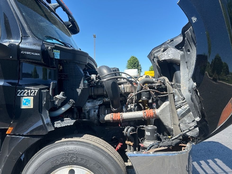 Day Cab Tractor-Heavy Duty Tractors-Freightliner-2019-T12664ST-Bethlehem-PA-452,307\n\t\tmiles-$ 37,000 - Image 15