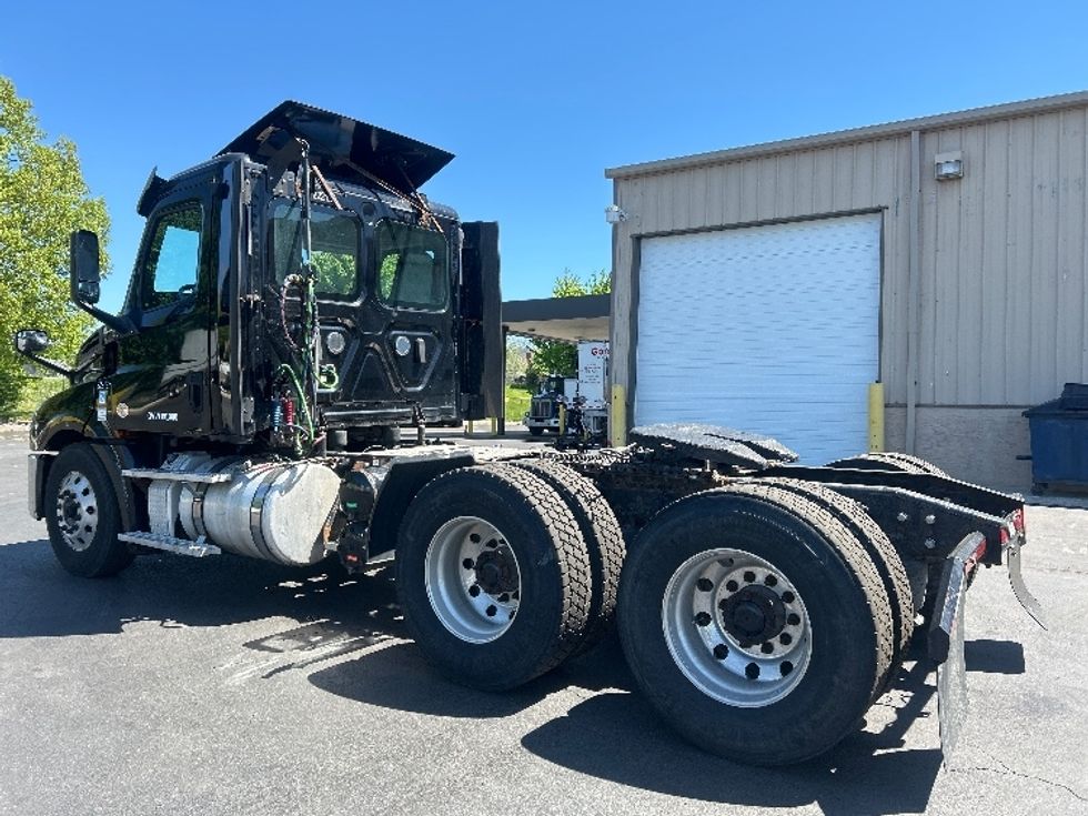 Day Cab Tractor-Heavy Duty Tractors-Freightliner-2019-T12664ST-Bethlehem-PA-452,307\n\t\tmiles-$ 37,000 - Image 5