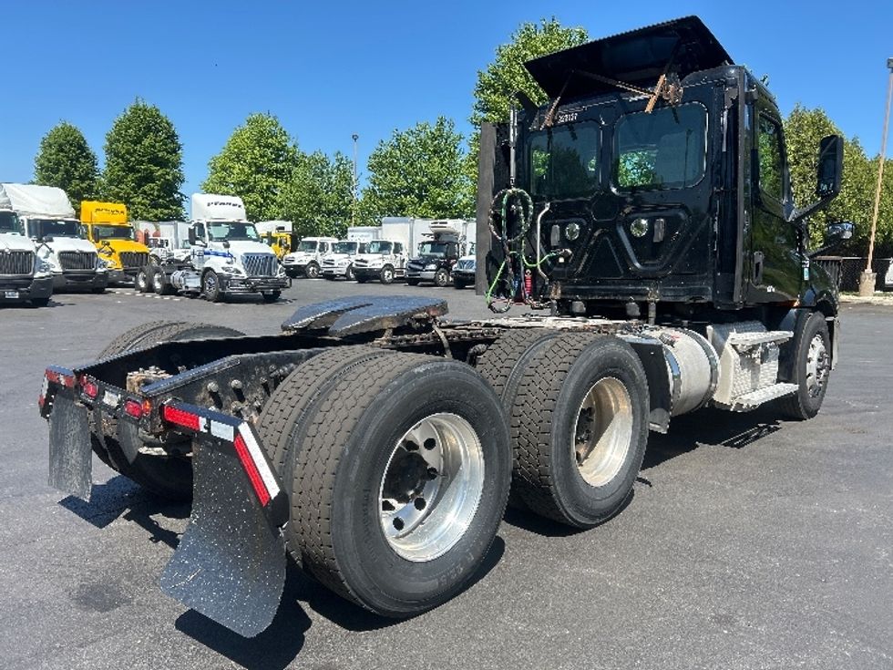 Day Cab Tractor-Heavy Duty Tractors-Freightliner-2019-T12664ST-Bethlehem-PA-452,307\n\t\tmiles-$ 37,000 - Image 7