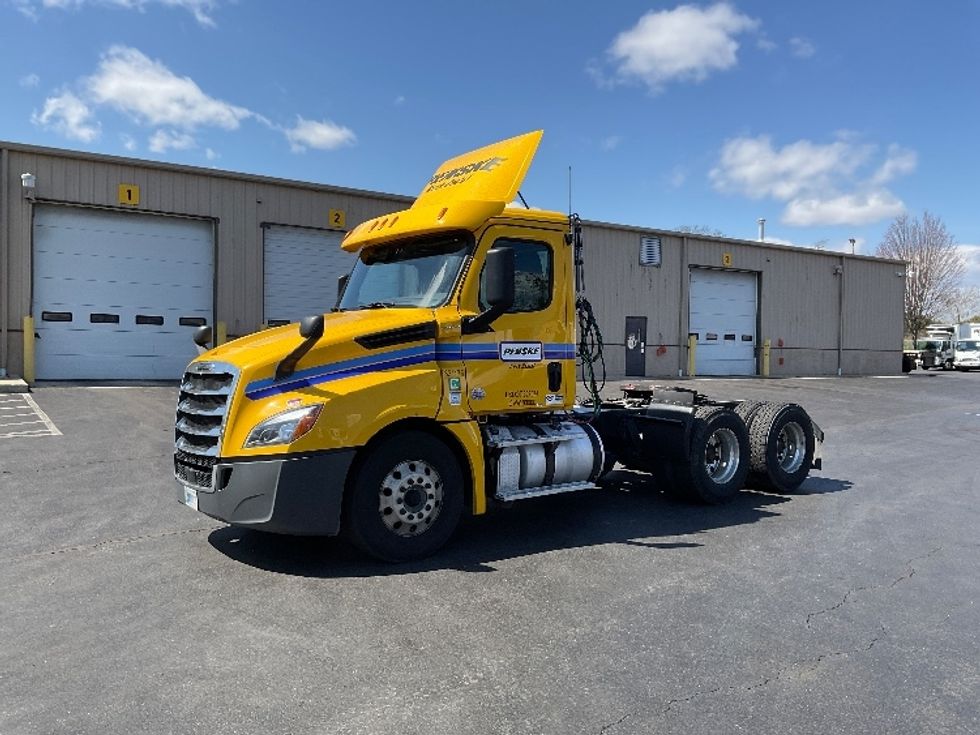 Day Cab Tractor-Heavy Duty Tractors-Freightliner-2019-T12664ST-Bethlehem-PA-535,849\n\t\tmiles-$ 33,000 - Image 3