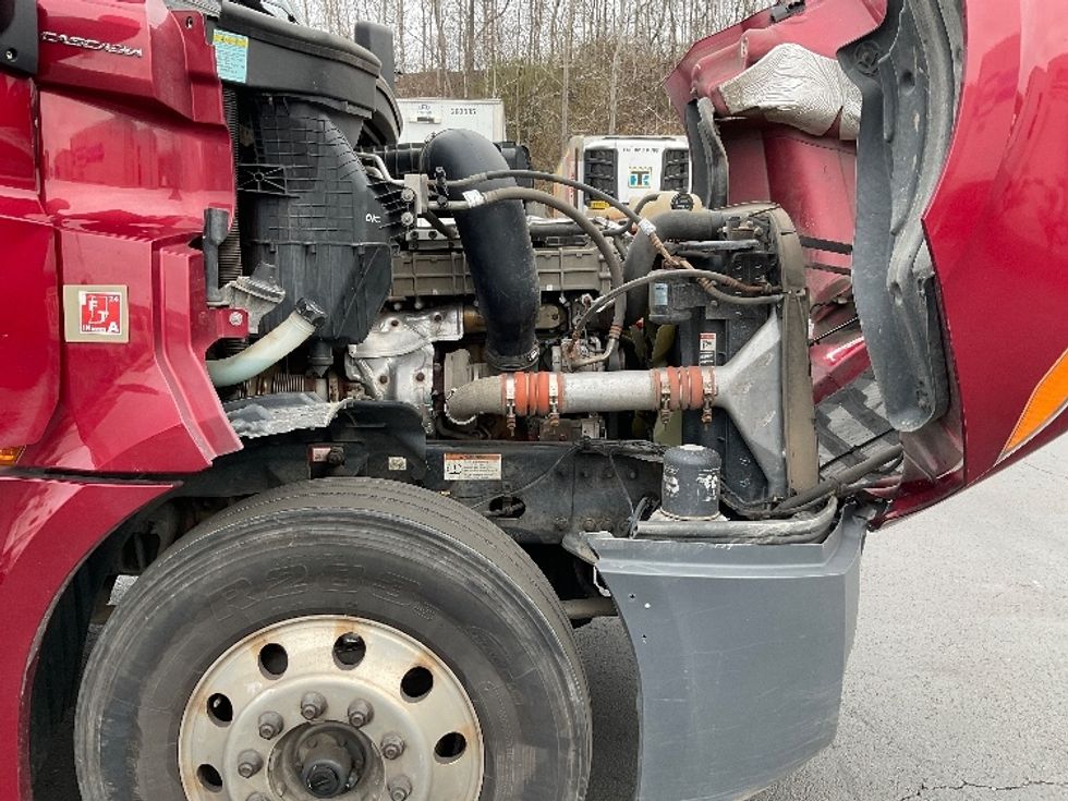 Day Cab Tractor-Heavy Duty Tractors-Freightliner-2019-T12664ST-Binghamton-NY-206,624\n\t\tmiles-$ 60,750 - Image 15