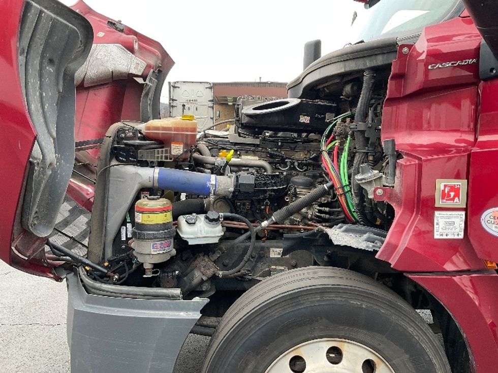 Day Cab Tractor-Heavy Duty Tractors-Freightliner-2019-T12664ST-Binghamton-NY-206,624\n\t\tmiles-$ 60,750 - Image 16
