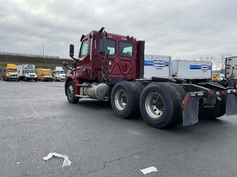 Day Cab Tractor-Heavy Duty Tractors-Freightliner-2019-T12664ST-Binghamton-NY-206,624\n\t\tmiles-$ 60,750 - Image 5