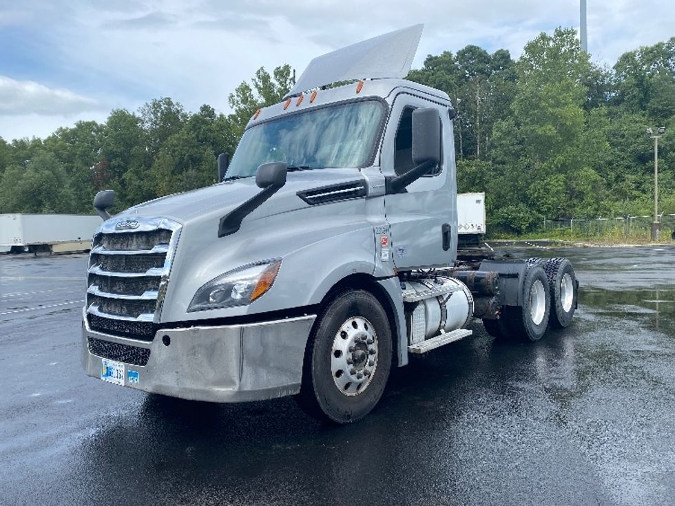 Day Cab Tractor-Heavy Duty Tractors-Freightliner-2019-T12664ST-Binghamton-NY-421,496\n\t\tmiles-$ 44,500 - Image 3