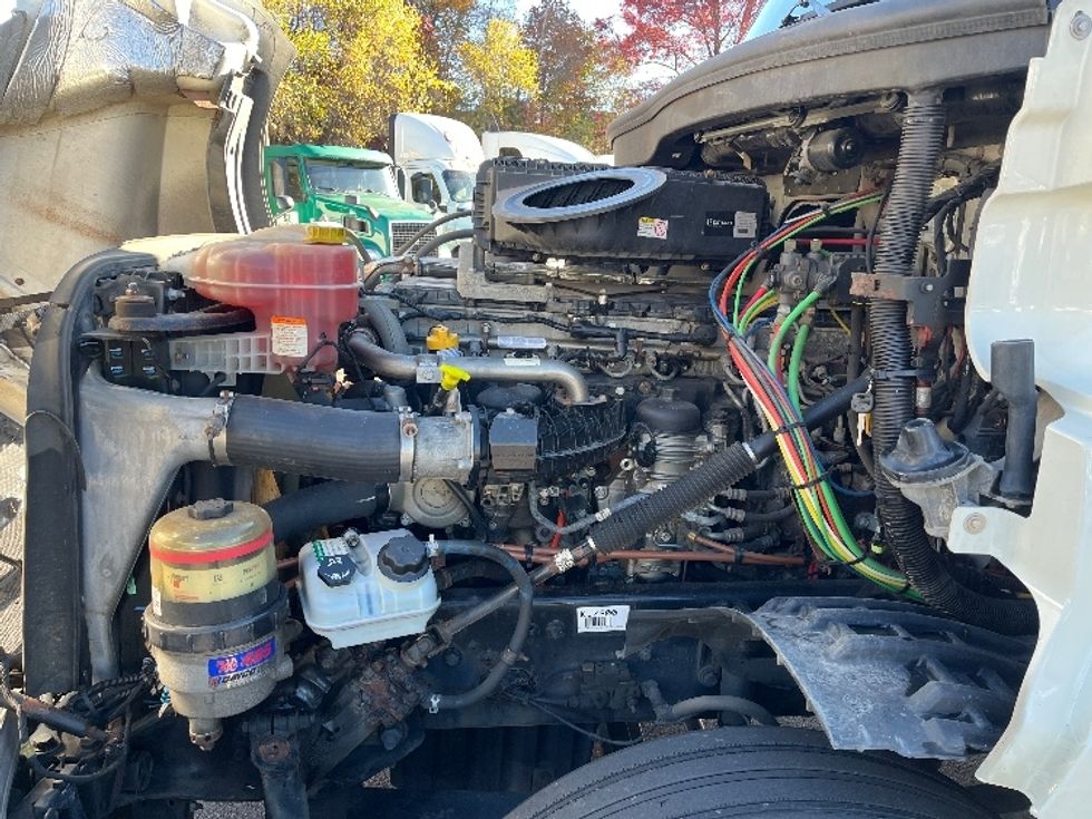 Day Cab Tractor-Heavy Duty Tractors-Freightliner-2019-T12664ST-Binghamton-NY-458,147\n\t\tmiles-$ 46,000 - Image 16