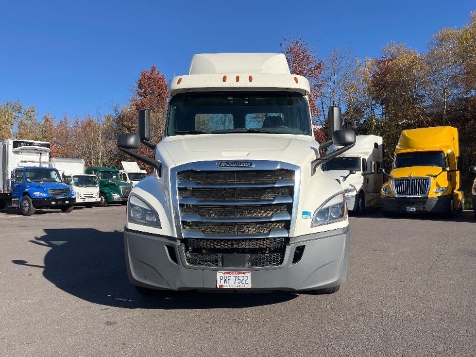 Day Cab Tractor-Heavy Duty Tractors-Freightliner-2019-T12664ST-Binghamton-NY-458,147\n\t\tmiles-$ 46,000 - Image 2