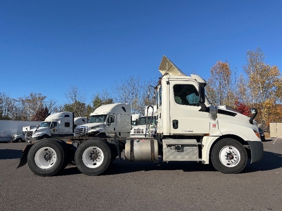 Day Cab Tractor-Heavy Duty Tractors-Freightliner-2019-T12664ST-Binghamton-NY-458,147\n\t\tmiles-$ 46,000 - Image 8