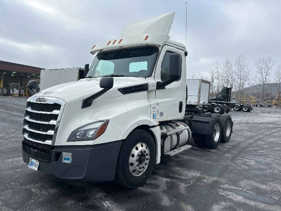Day Cab Tractor-Heavy Duty Tractors-Freightliner-2019-T12664ST-Binghamton-NY-500,546\n\t\tmiles-$ 43,750 - Image 3