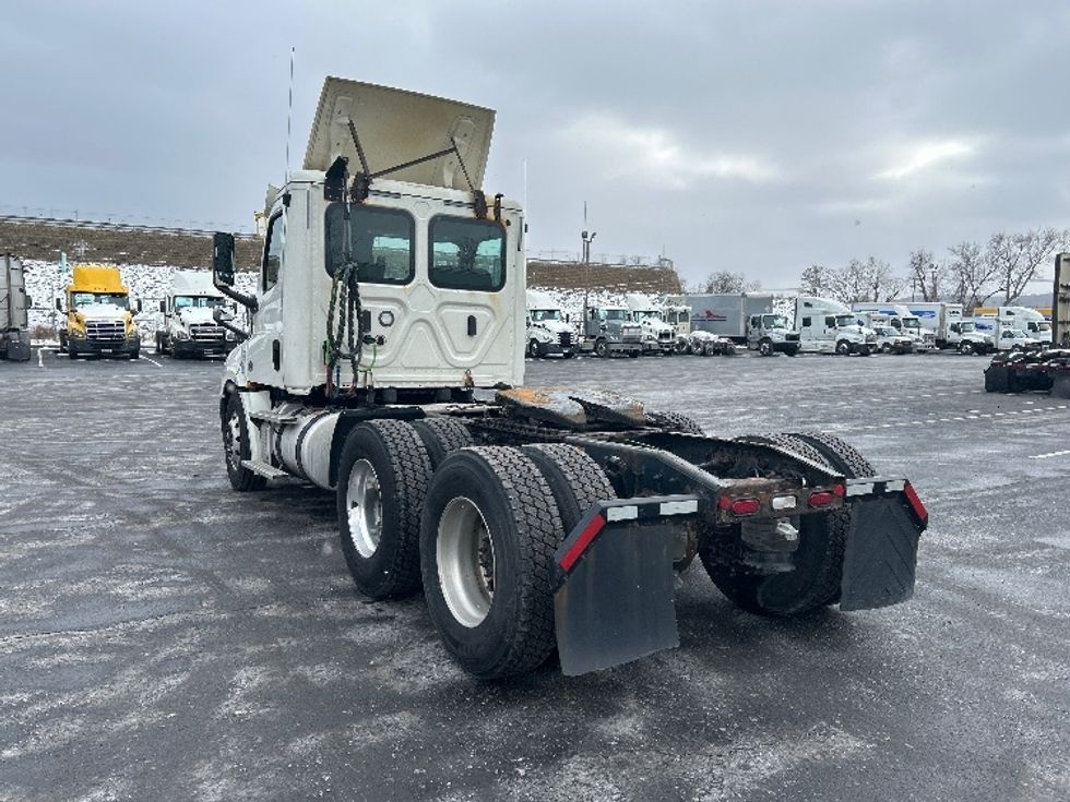 Day Cab Tractor-Heavy Duty Tractors-Freightliner-2019-T12664ST-Binghamton-NY-500,546\n\t\tmiles-$ 43,750 - Image 5