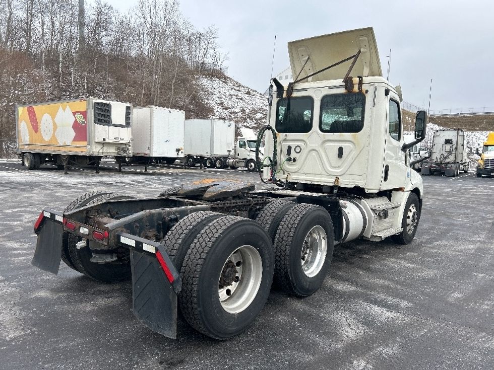 Day Cab Tractor-Heavy Duty Tractors-Freightliner-2019-T12664ST-Binghamton-NY-500,546\n\t\tmiles-$ 43,750 - Image 7