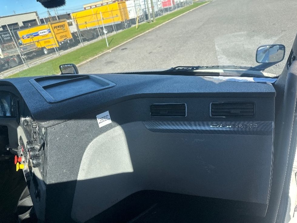 Day Cab Tractor-Heavy Duty Tractors-Freightliner-2019-T12664ST-Birmingham-AL-387,863\n\t\tmiles-$ 45,000 - Image 13