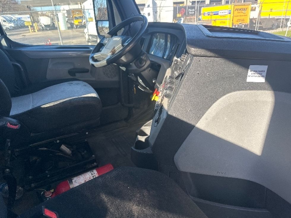 Day Cab Tractor-Heavy Duty Tractors-Freightliner-2019-T12664ST-Birmingham-AL-387,863\n\t\tmiles-$ 45,000 - Image 14