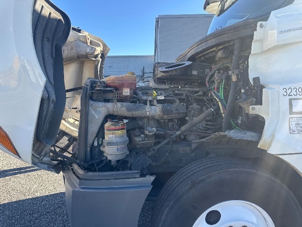 Day Cab Tractor-Heavy Duty Tractors-Freightliner-2019-T12664ST-Birmingham-AL-387,863\n\t\tmiles-$ 45,000 - Image 16