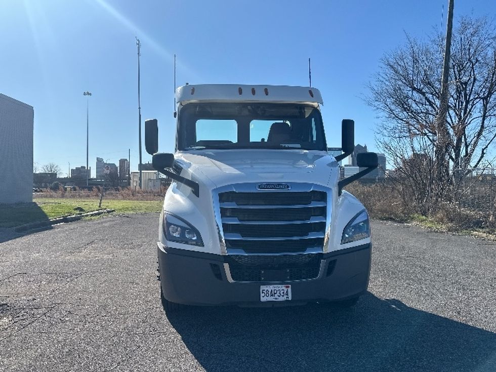Day Cab Tractor-Heavy Duty Tractors-Freightliner-2019-T12664ST-Birmingham-AL-387,863\n\t\tmiles-$ 45,000 - Image 2
