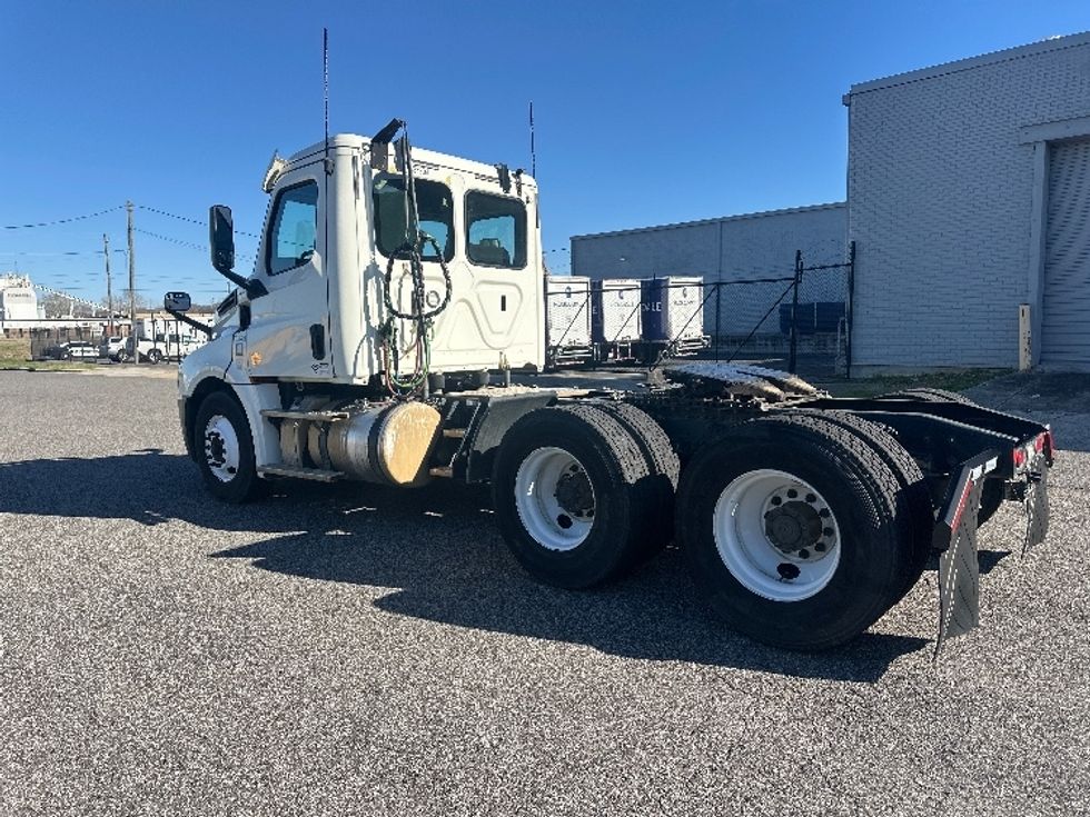 Day Cab Tractor-Heavy Duty Tractors-Freightliner-2019-T12664ST-Birmingham-AL-387,863\n\t\tmiles-$ 45,000 - Image 5