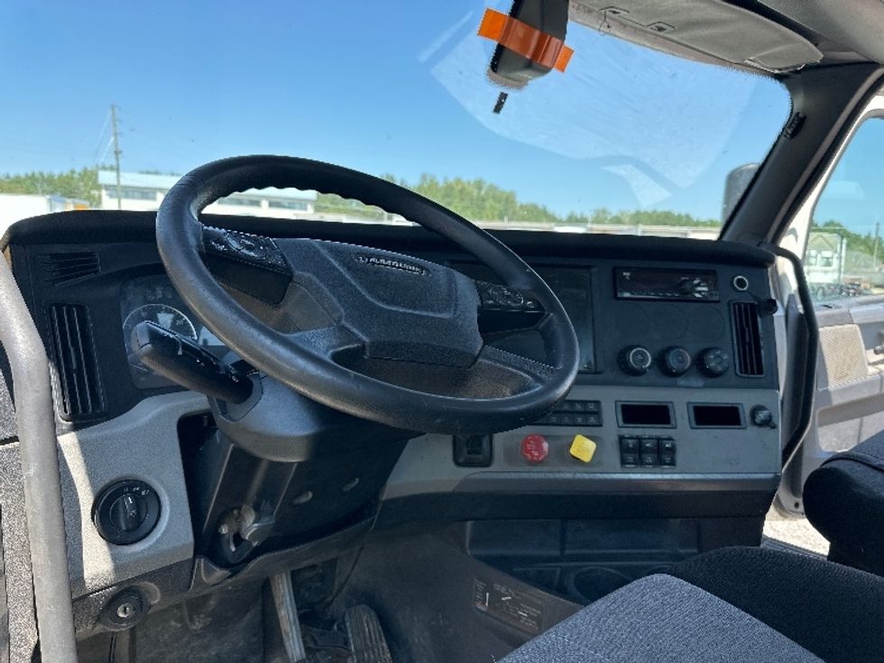 Day Cab Tractor-Heavy Duty Tractors-Freightliner-2019-T12664ST-Birmingham-AL-388,051\n\t\tmiles-$ 48,750 - Image 10