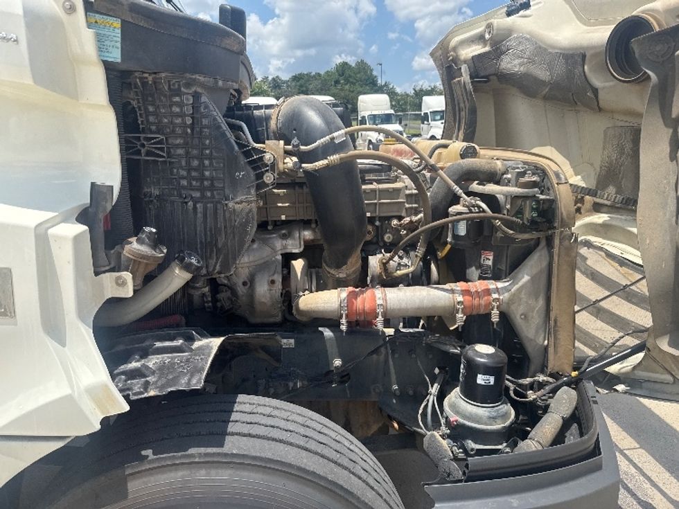 Day Cab Tractor-Heavy Duty Tractors-Freightliner-2019-T12664ST-Birmingham-AL-388,051\n\t\tmiles-$ 48,750 - Image 15