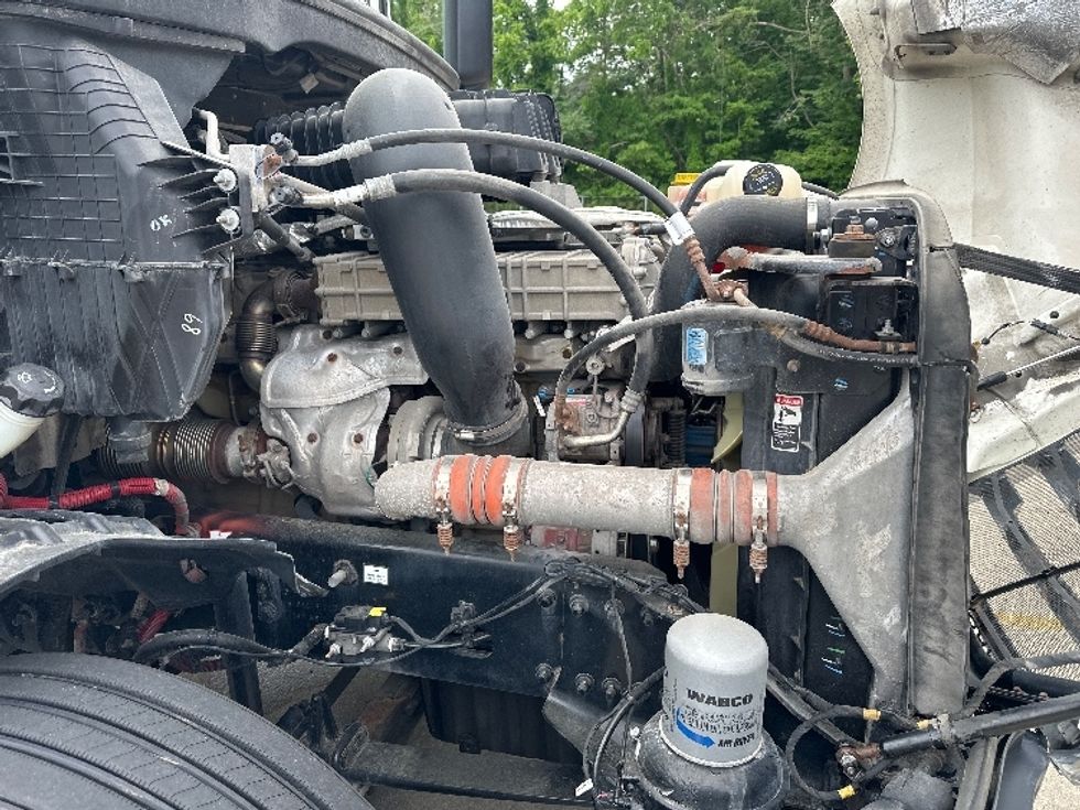 Day Cab Tractor-Heavy Duty Tractors-Freightliner-2019-T12664ST-Bloomington-IN-375,711\n\t\tmiles-$ 47,250 - Image 14