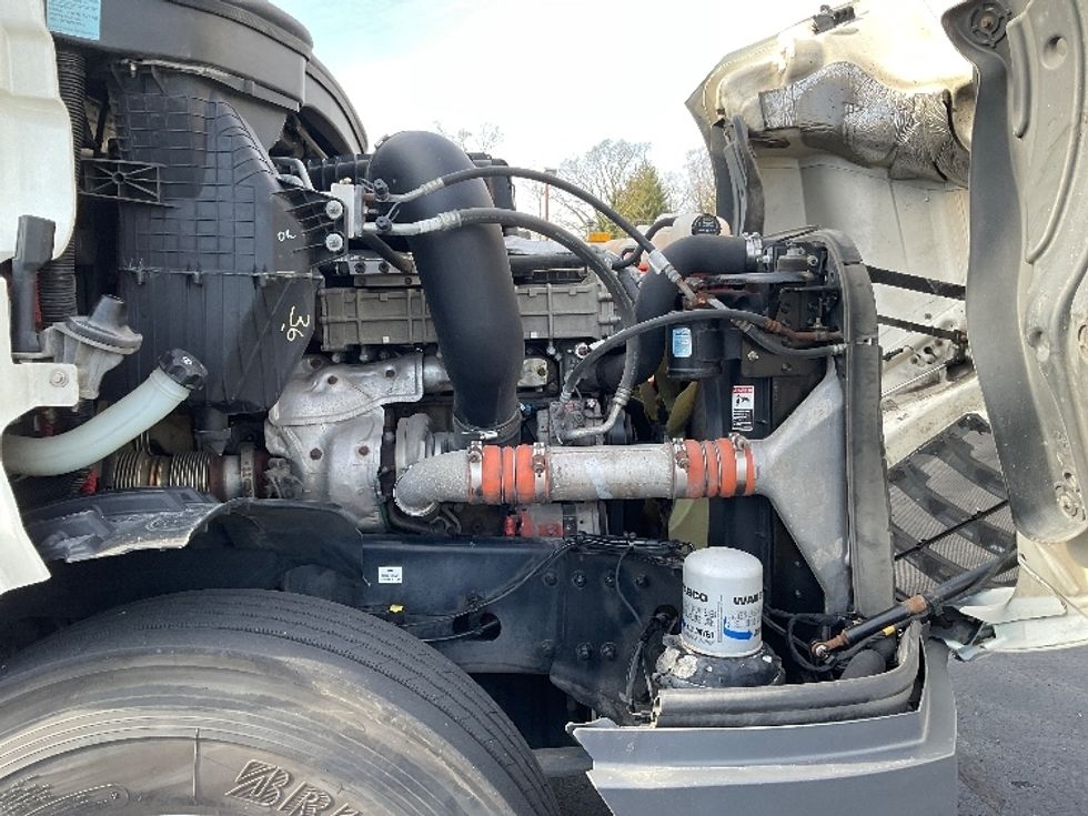 Day Cab Tractor-Heavy Duty Tractors-Freightliner-2019-T12664ST-Bloomington-IN-499,134\n\t\tmiles-$ 45,750 - Image 15